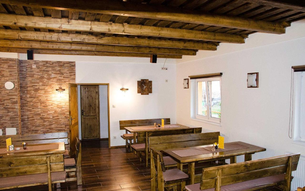 Vila Rhea Važec Exteriör bild