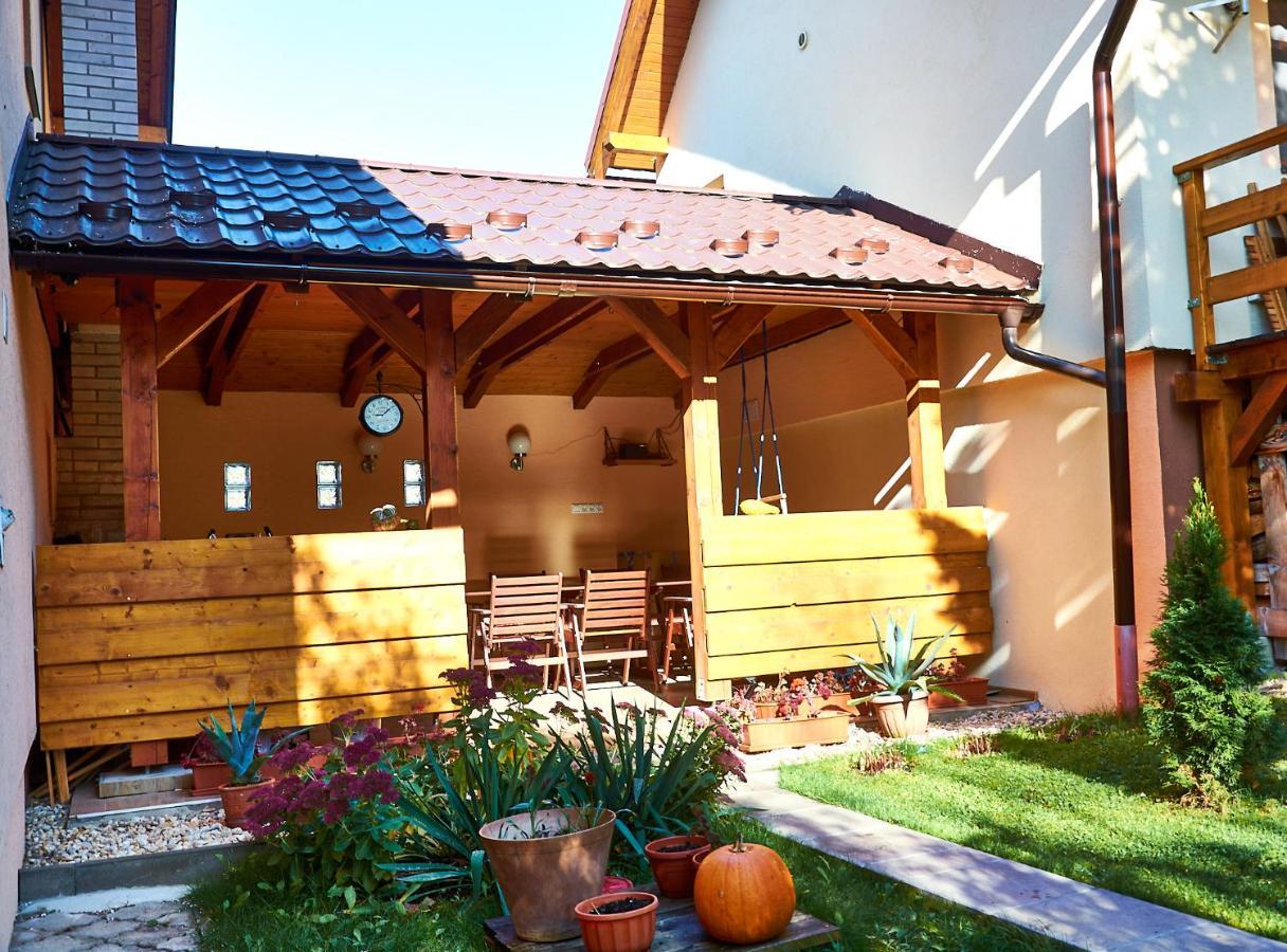 Vila Rhea Važec Exteriör bild