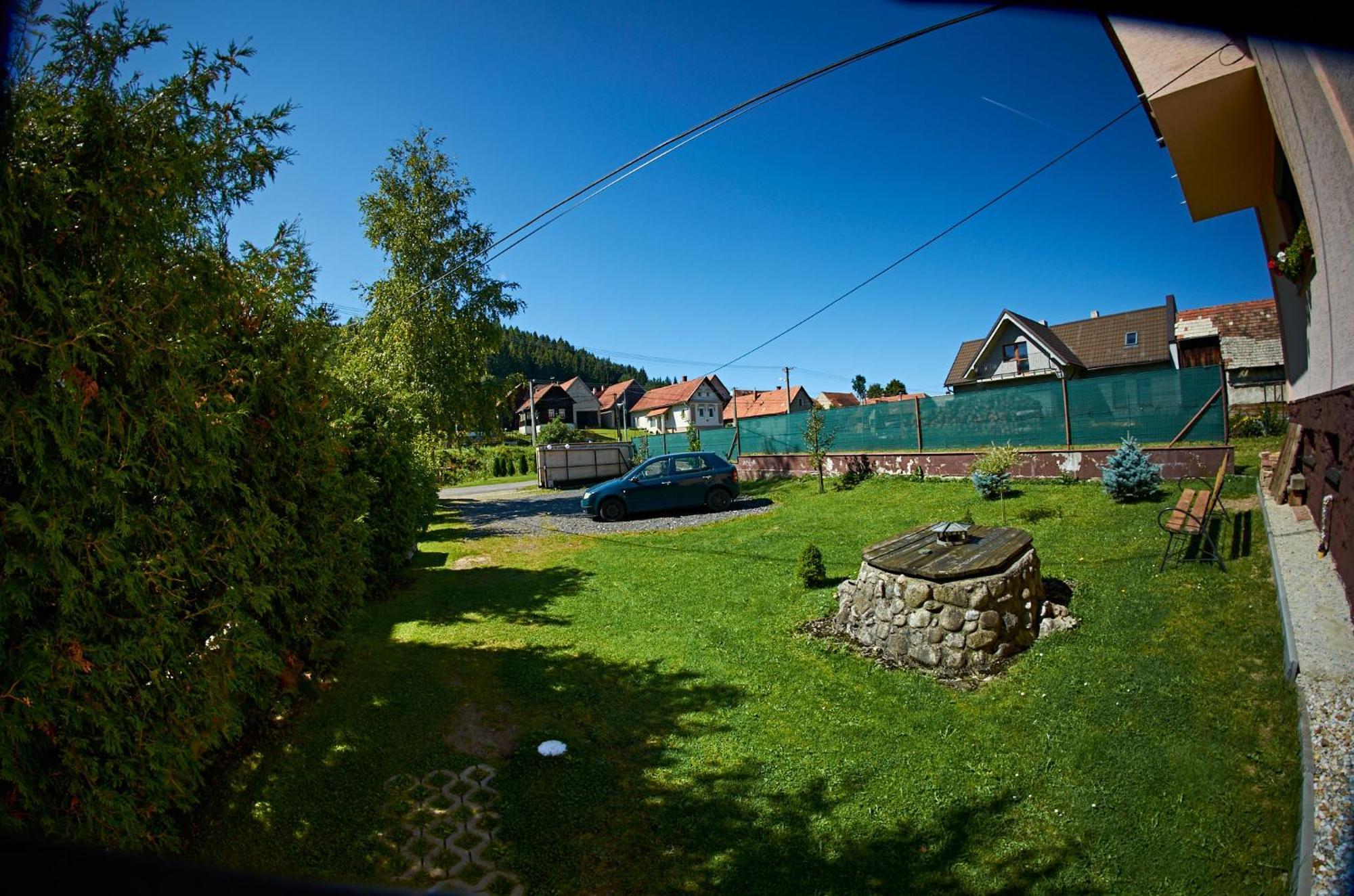 Vila Rhea Važec Exteriör bild