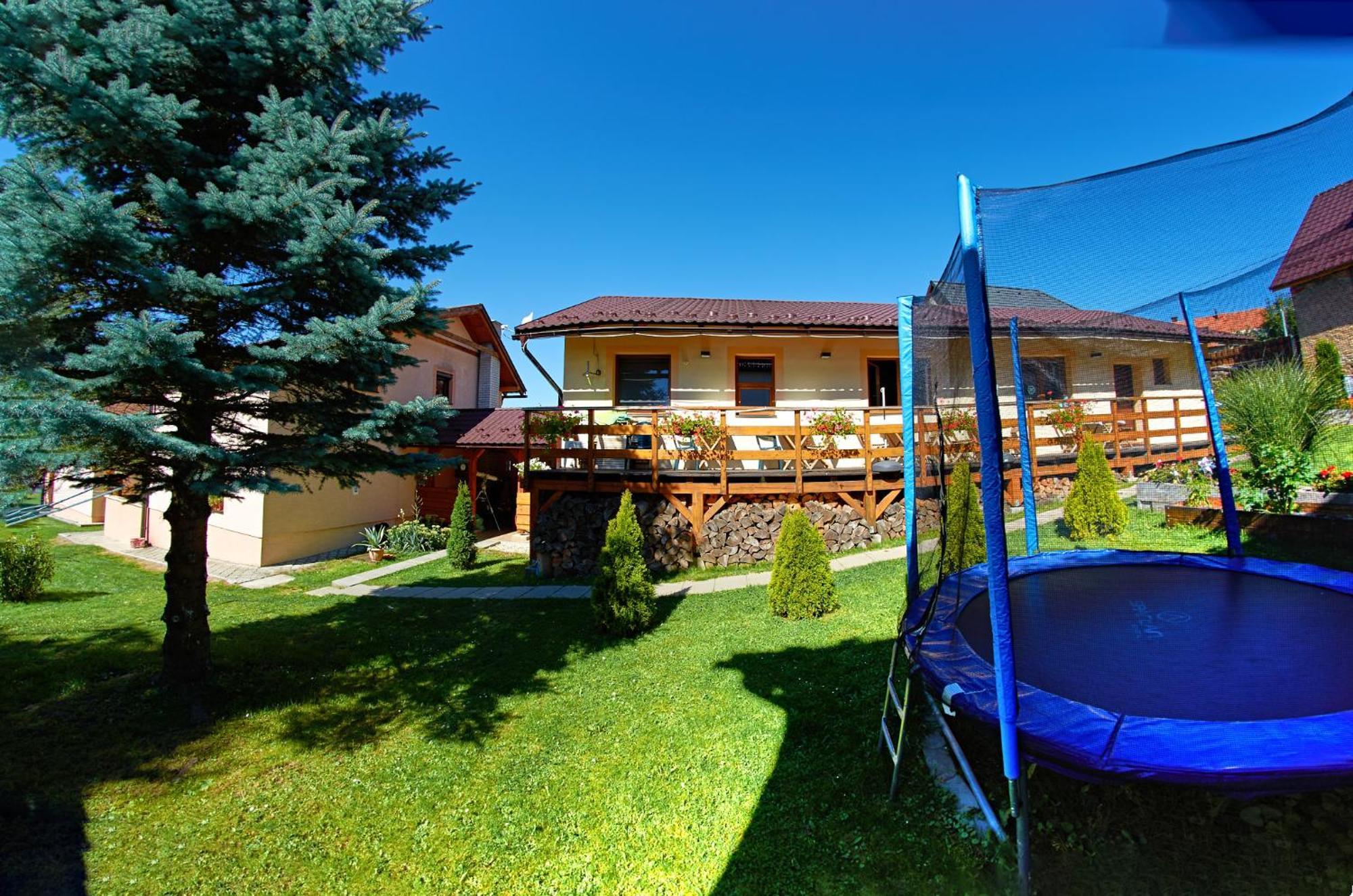 Vila Rhea Važec Exteriör bild
