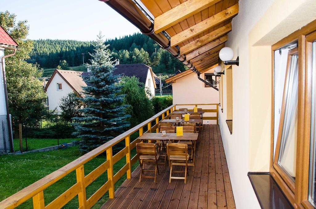 Vila Rhea Važec Exteriör bild