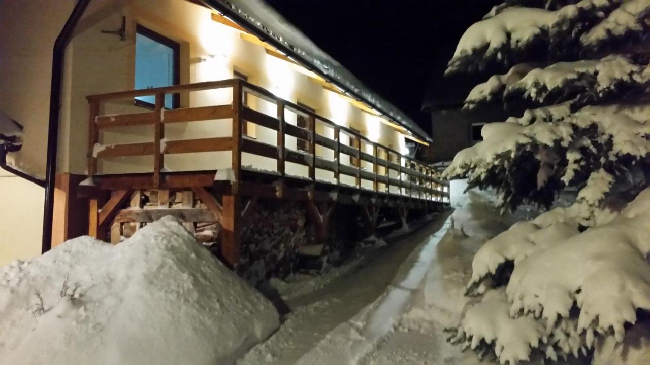 Vila Rhea Važec Exteriör bild